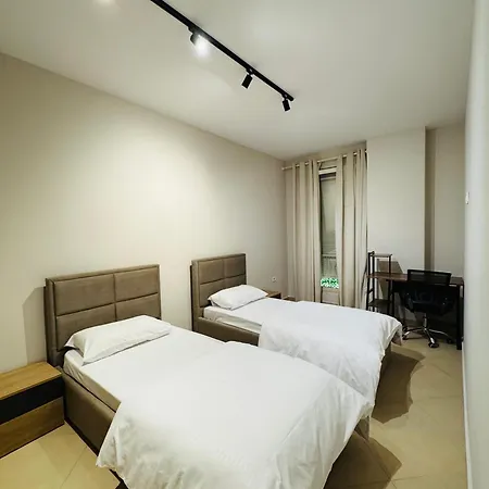 Elegant 2br With Garden & Outdoor Space Apartament Tirana