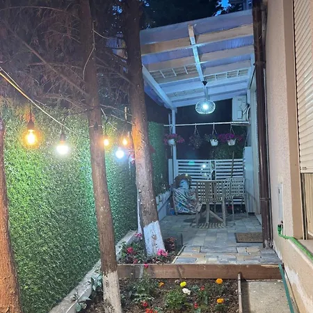 Elegant 2br With Garden & Outdoor Space Apartament Tirana